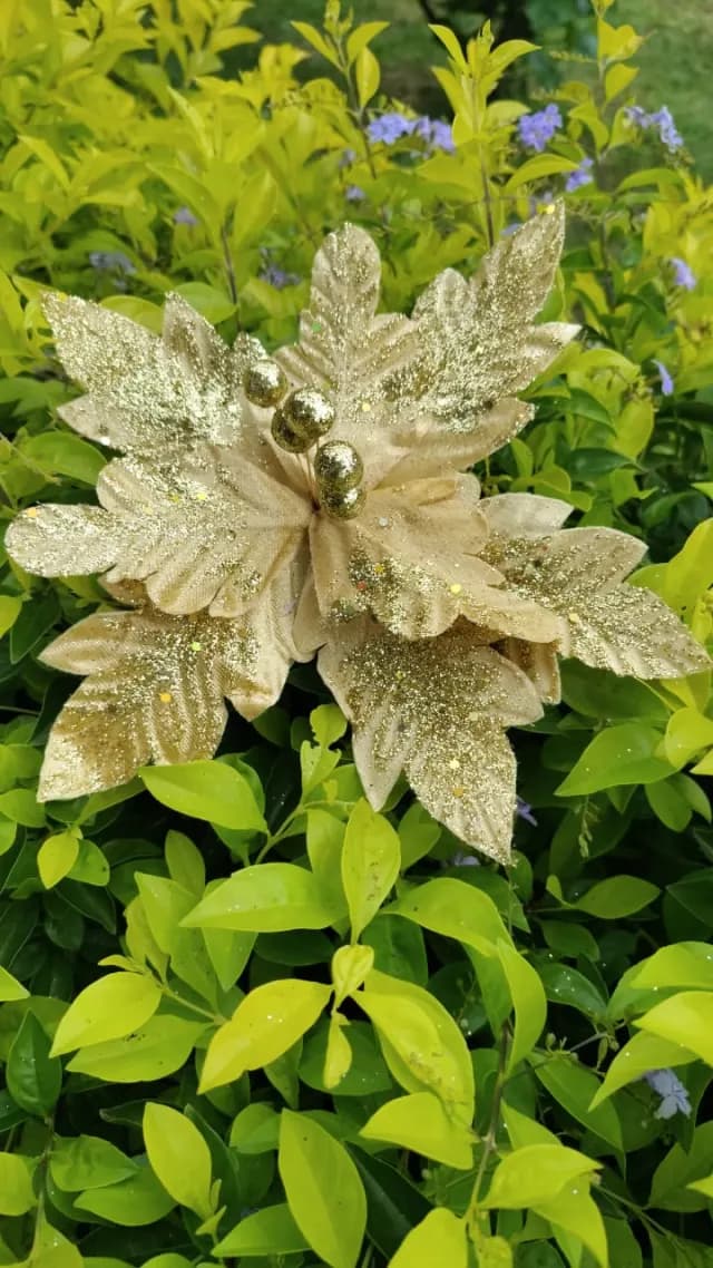 Flor dorada escarchada, 23 cm · 8 hojas