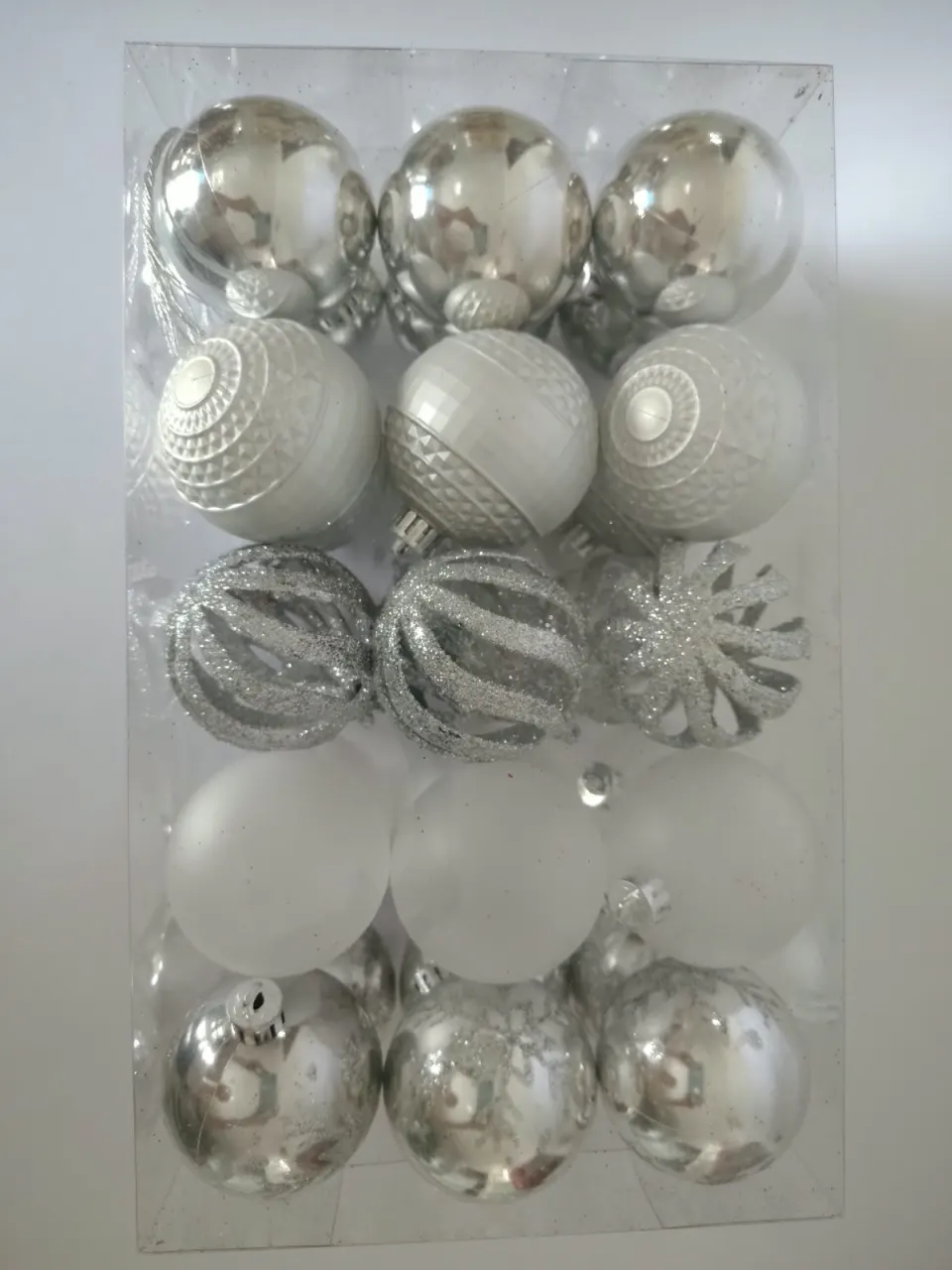 Bolas plateadas de texturas surtidas, 6 cm · caja × 30