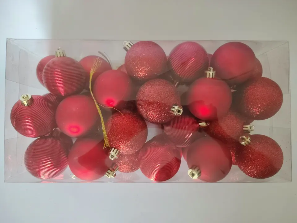 Bolas rojas con líneas escarchadas, 6 cm · caja × 36